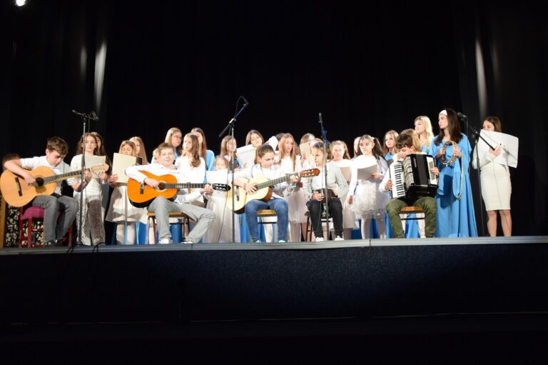 Заједнички концерт етно хориста из Бора и Врњачке бање