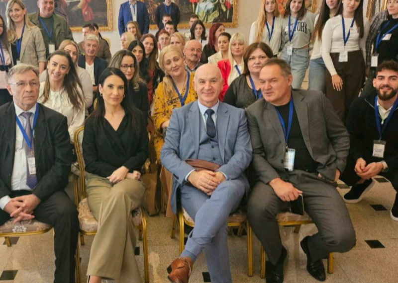 Снежана, смрзли смо се!